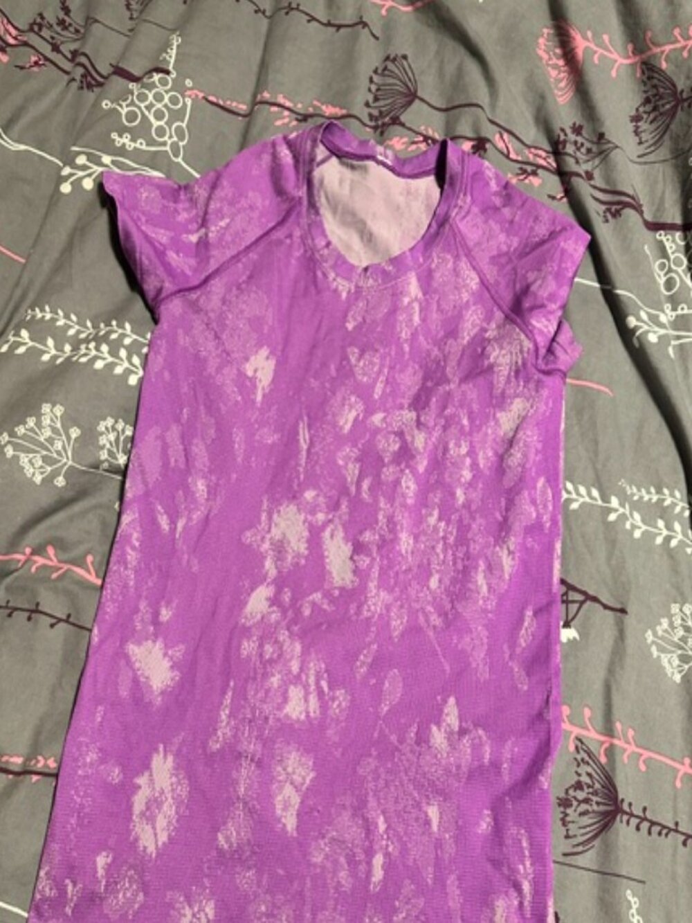 Lululemon run swiftly t shirt size 8